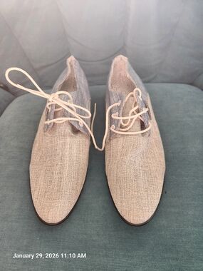 Women’s Light Blue Linen-Look Lace-Up Flats